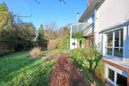 Haus und Garten hinten - 