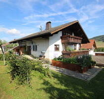 Vielseitiges Einfamilienhaus mit Einliegerwohnung, großzügigem Garten und Ausbaumöglichkeiten in Blumberg-Fützen! - Blumberg / Fützen