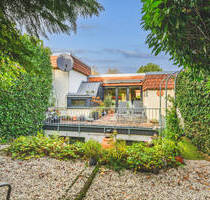 Haus- in Haus Feeling inklusive! Moderne Eigentumswohnung mit kleinem Garten und PKW-Stellplatz - Aachen Laurensberg