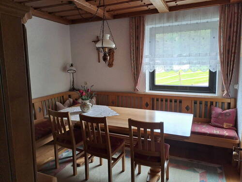 Bild 3 - 8 Zimmer Mehrfamilienhaus, Wohnhaus in Miltach