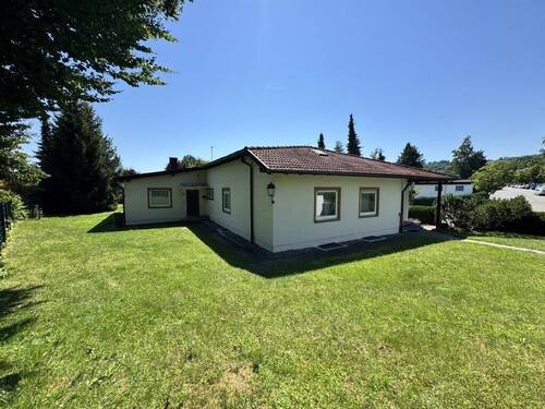 Ansicht Eingang - Zwei Bungalows mit Potenzial - Wohnen oder entwickeln in Kempten