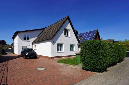 Wohnhaus Front L - 7 Zimmer Einfamilienhaus zum Kaufen in Hamburg / Marienthal