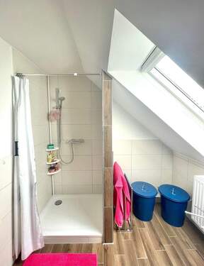 Dusche - Etagenwohnung mit 62,00 m&sup2; in Stade zur Miete