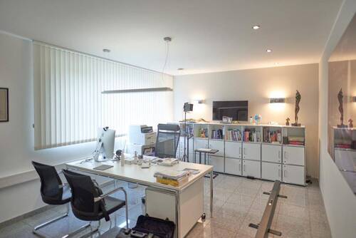 Büro im Erdgeschoss - 