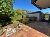 Terrasse mit Ausgang Straßenseite - 