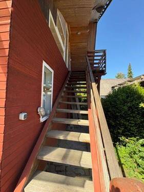 Treppe zur OG-Wohnung - 
