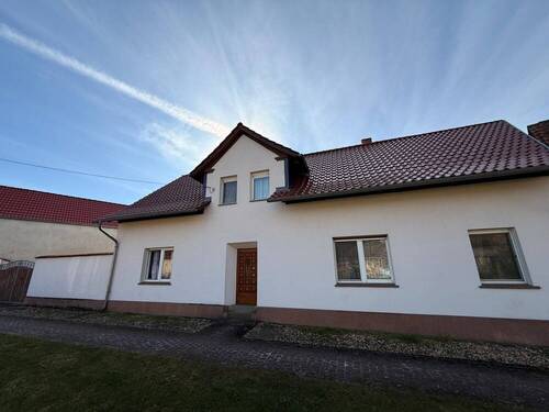 Hausansicht - Handwerkerobjekt mit Potenzial- Bauernhaus mit Nebengebäuden und großem Grundstück