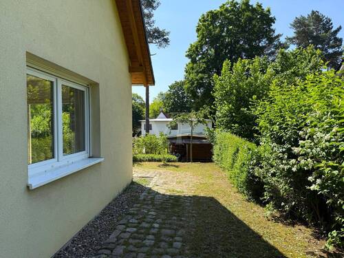 Durchgang zum Garten - 