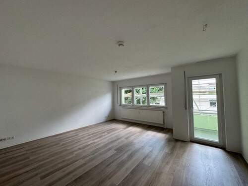 Wohnzimmer - 3 ZKB-Wohnung mit Balkon (C26) - 700,00 EUR Kaltmiete, ca.  89,80 m² Wohnfläche