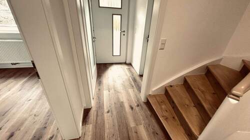 Eingang EG Flur/Gäste-WC/Diele - 