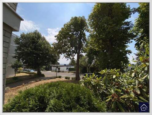 Ausblick - GROSSZÜGIGE und TOP GESCHNITTENE 4-Zimmerwohnung in sehr ruhiger Wohnlage