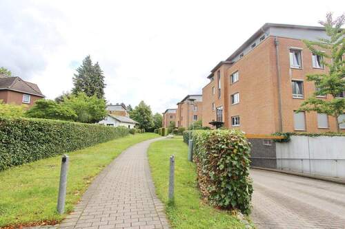 Zuwegung - 2 Zimmer Etagenwohnung in Hamburg Bramfeld