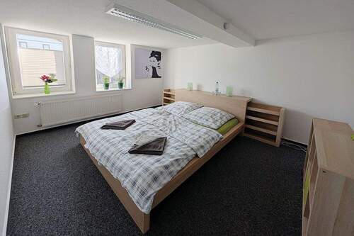 Zimmer - 7 Zimmer Mehrfamilienhaus, Wohnhaus in Dermbach