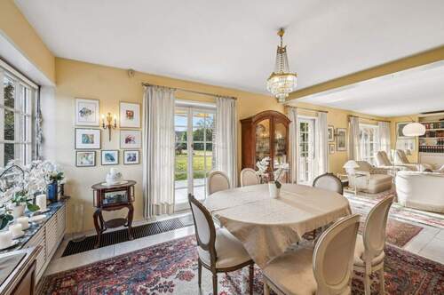 Lichtdurchfluteter Essbereich mit Terrassen-/Gartenzugang - Einfamilienhaus mit 178,00 m&sup2; in Schmelz zum Kaufen