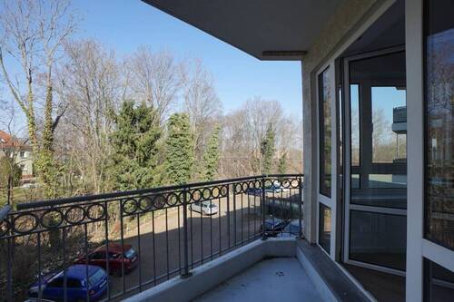 Bakon - 2-Raum-Wohnung mit Fußbodenheizung, Wanne, Dusche und Balkon