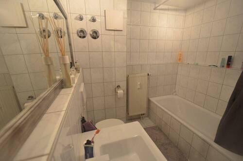 Bad mit Wanne+WM - 