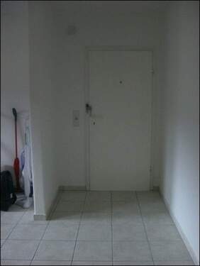 Flur Richtung Haustüre - 