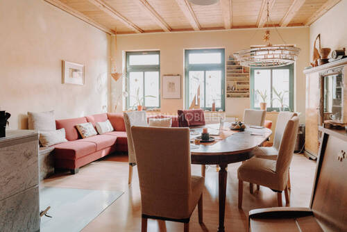 Wohnzimmer mit Kamin - Stadthaus mit Einliegerwohnung in der Östlicher Altstadt