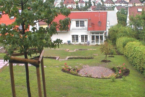 Außenansicht Hausrückseite mit Garten - 7 Zimmer Einfamilienhaus zum Kaufen in Stuttgart