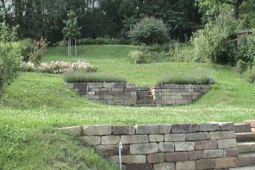 Garten - Einfamilienhaus mit 242,00 m&sup2; in Stuttgart zum Kaufen