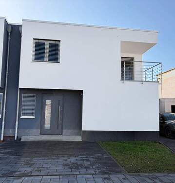 Impression Außenansicht - 4 Zimmer Einfamilienhaus zum Kaufen in Euskirchen