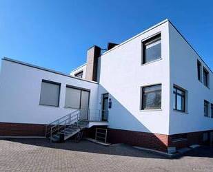 Ca. 150m² moderne Büro- und Gewerbefläche mit Lager, Hof & Garagen - vielseitig nutzbar in Laatzen