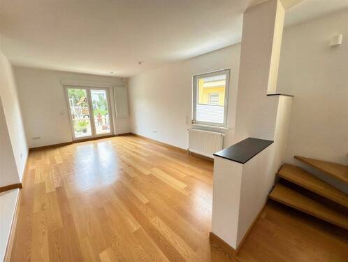 Wohnzimmer - (KI generiert) - 5 Zimmer Etagenwohnung zur Miete in Berlin