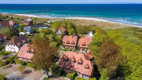 Luftbild Dünenhof mit Blick zur Ostsee - 2 Zimmer Etagenwohnung in Wustrow