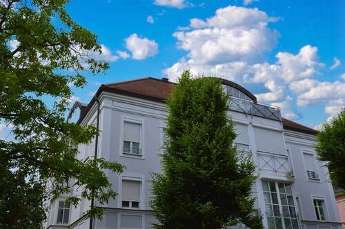 Ansicht - RESERVIERT ! freie 2,5-Zi.-Galerie-Whg. mit Einbauküche und 3 Balkonen im inneren Westen von Regensburg