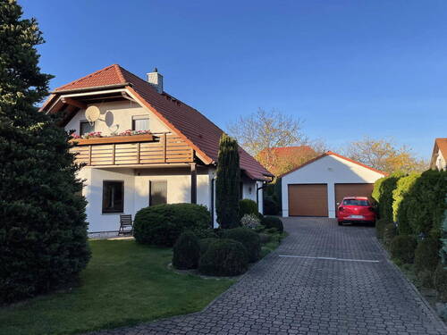 Garagenzufahrt - Ruhig gelegenes Einfamilienhaus im Südosten von Leipzig