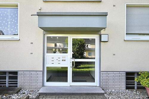 Hauseingang - 3 Zimmer Etagenwohnung in Bochum