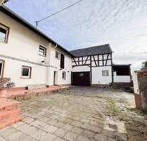 Sanierungsbedürftiges Natur-Idyll in ruhiger Lage von Grafschaft-Karweiler!