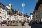 Die herrliche Marktstraße mit tollen Geschäften - 