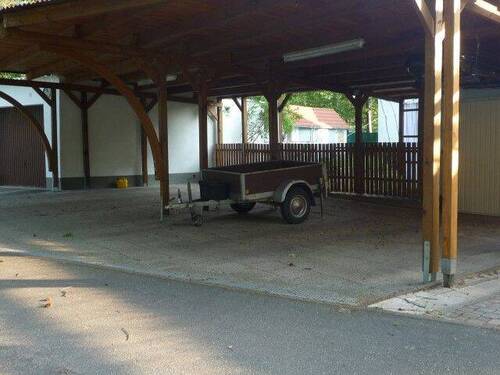 3 Stellplätze.JPG - 9 Zimmer Mehrfamilienhaus, Wohnhaus in Fürth