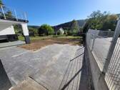 Blick KFZ-Stellplätze und Garten - 
