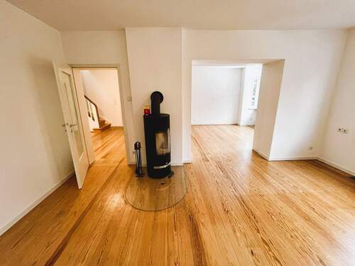 Wohnenen mit Kaminofen - 