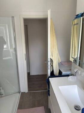 Badezimmer mit Dusche - 