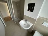 Tageslichtbad mit Dusche - 
