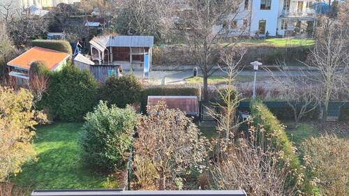 Blick aus dem Dachfenster - 