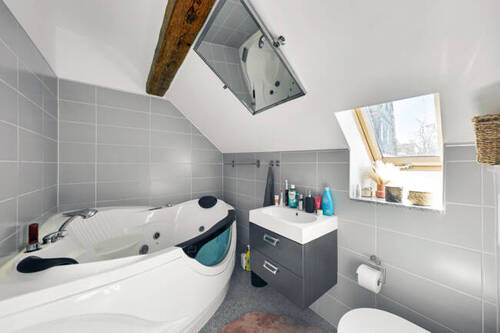 Badezimmer Dachgeschoss - 