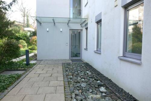 Eingang - 4 Zimmer Etagenwohnung zur Miete in Wiesbaden