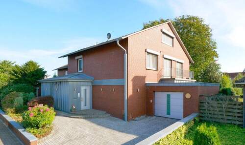 V1613 Ansicht Straße Bild 1 - Oythe - Wohnhaus mit Garage und Innenpool