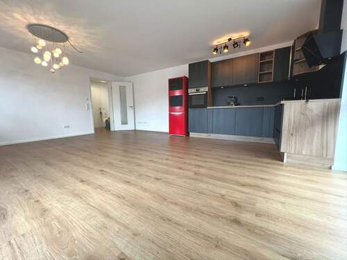 Wohnzimmer - Super Dachterrasse, guter Schnitt - neuwertige Wohnung in Egmating