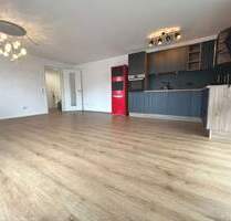 Super Dachterrasse, guter Schnitt - neuwertige Wohnung in Egmating