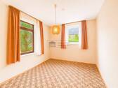 Schlafzimmer - Mehrfamilienhaus, Wohnhaus mit 128,00 m&sup2; in Freden (Leine) zum Kaufen