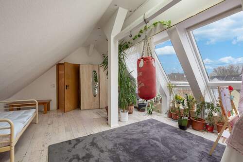 Maisonette Wohnen - 1 Zimmer Mehrfamilienhaus, Wohnhaus in Essen