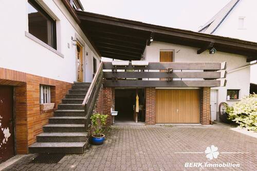 Hausansicht Innenhof - 4 Zimmer Einfamilienhaus zum Kaufen in Bessenbach / Keilberg