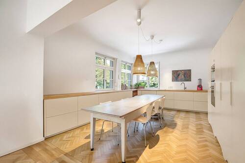 Weitläufigkeit und Charme. - 9 Zimmer Einfamilienhaus zum Kaufen in München