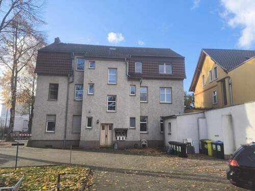 Innenhof Ansicht - 1 Zimmer Mehrfamilienhaus, Wohnhaus zum Kaufen in Neupetershain