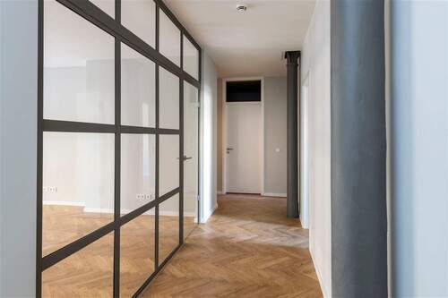 Flur - 4 Zimmer Etagenwohnung in Halle